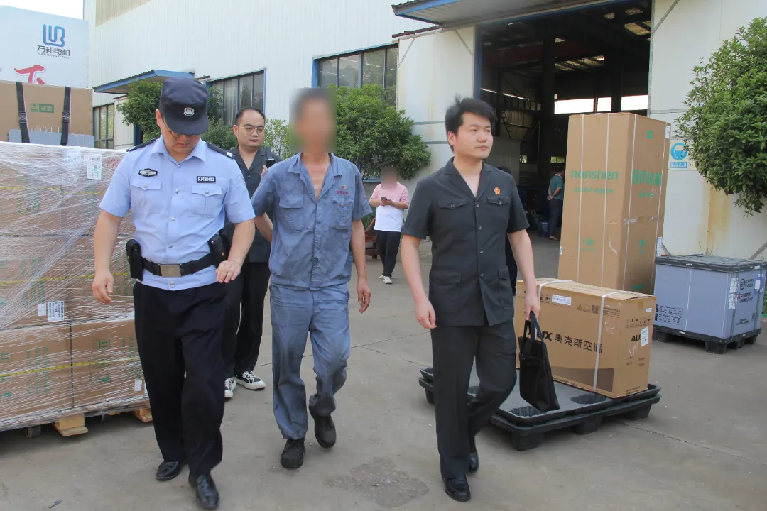 执行行动小组被执行人胡某某实施拘传
